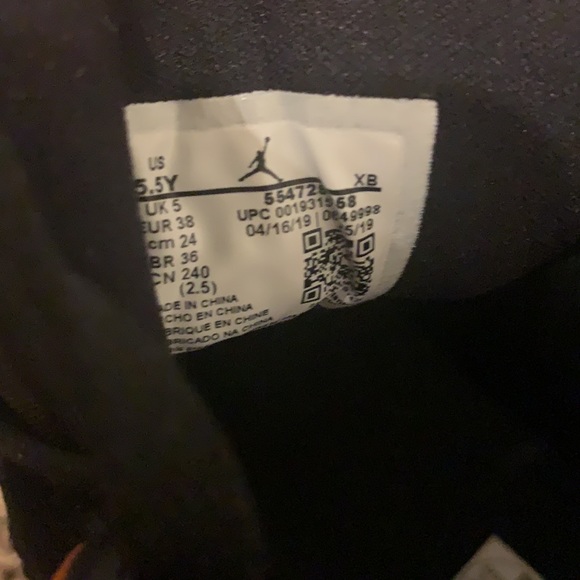 Air Jordan 1 Mid Shattered Blackboard GS - Picture 6 of 8